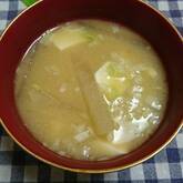 ほっとする味わい 豆腐と大根の基本の味噌汁 by 吉田 朋美さん