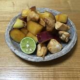 ご飯がすすむ！鶏とサツマイモの甘辛煮