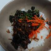 お昼ご飯にビビンバ風焼き肉丼 子供も喜ぶ