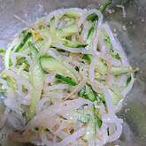 ゆでモヤシのゴマ酢和え