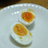 ゆで卵のゴマ油がけ