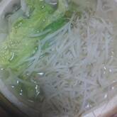 豚しゃぶ鍋 生姜とだし汁であっさり