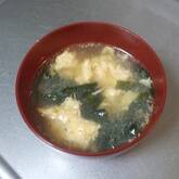 卵がふわとろ！わかめの簡単スープ