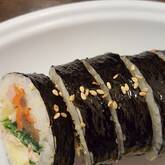 ゴマ油香る！キムチチーズの韓国風のり巻き（キンパ）