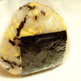 そぼろ卵のおにぎり