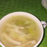 白ネギと餃子の皮のスープ