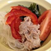 たっぷりワカメとツナのサラダ