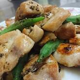 鶏肉の黒コショウソテー