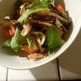 キノコとベーコンのサラダ