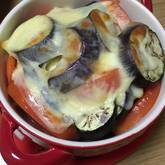 夏野菜を味わう！ナスとトマトのチーズ焼き