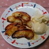 焼きリンゴとバニラアイス
