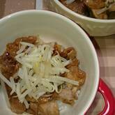 厚切り肉とタレでジューシー！十勝風スタミナ豚丼