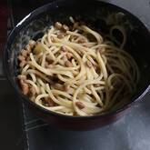 簡単絶品！納豆とたっぷりきのこの和風パスタ