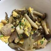 鶏とマイタケの卵炒め
