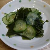 キュウリとワカメのゴマ酢