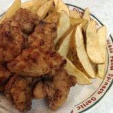 鶏唐揚げとフライドポテト
