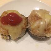 シイタケの肉詰めチーズ焼き