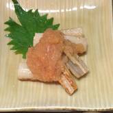 焼きレンコンの明太ソースがけ