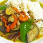 ペーストで簡単本格！鶏肉のタイ風グリーンカレー