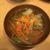 せん切り野菜のコンソメスープ