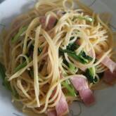 すばやく完成！小松菜とベーコンのペペロンチーノ by 吉田 朋美さん