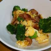 ブロッコリーとソーセージの炒め物