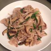 豚肉とエノキのピリ辛炒め