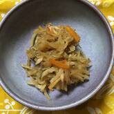 切干し大根とジャコの煮物