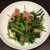 子どもも喜ぶ！菜の花とベーコンのニンニク炒め