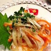 大根とニンジンのリボンサラダ