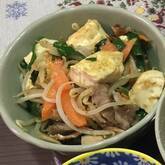 豆腐とモヤシのチャンプルー