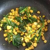 ホウレン草とコーンのソテー