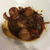 簡単おいしい煮込みハンバーグ 家庭的な味わい