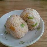 ソラ豆とたくあんの混ぜご飯
