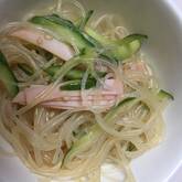 キュウリとハムの中華春雨サラダ