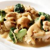 ブロッコリーとチキンの豆乳クリーム煮