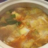 シンプルに美味しく！キムチ鍋 野菜たっぷりでコク旨