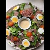 リース状に並べるだけ！リースサラダ