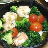 簡単おうちバル！エビのアヒージョ by 橋本 敦子さん