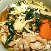 ワカメとキノコの煮込みうどん