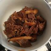 牛肉とシメジの黒コショウ炒め
