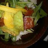 アボカドとマグロの丼