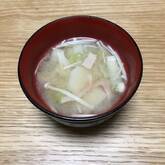 白菜と里芋のみそ汁