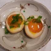 黄金比のタレが絶品！とろーり半熟煮卵