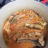 レンジ圧力鍋で骨付き豚バラ肉と赤目芋の照り煮