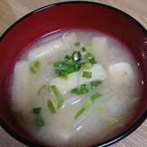 豆腐とモヤシのみそ汁