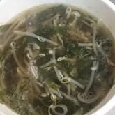 モヤシとワカメのスープ