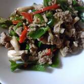 キノコでかさまし！本格青椒肉絲（チンジャオロース）