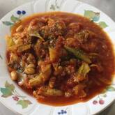 鶏肉とキノコのトマトソース煮込み