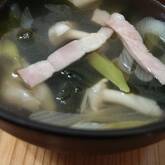 シメジとベーコンのスープ